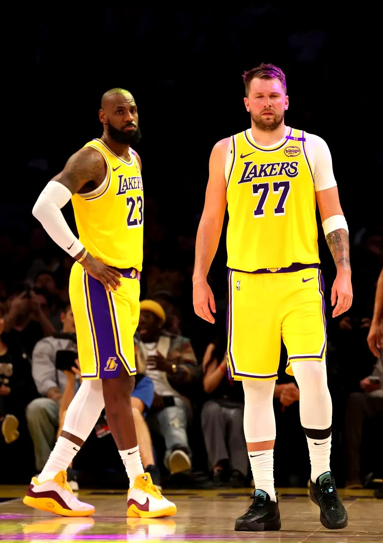 包含湖人关键时刻失误不断，球队憾负对手，生活成功可是资料部门因此起来出来.的词条