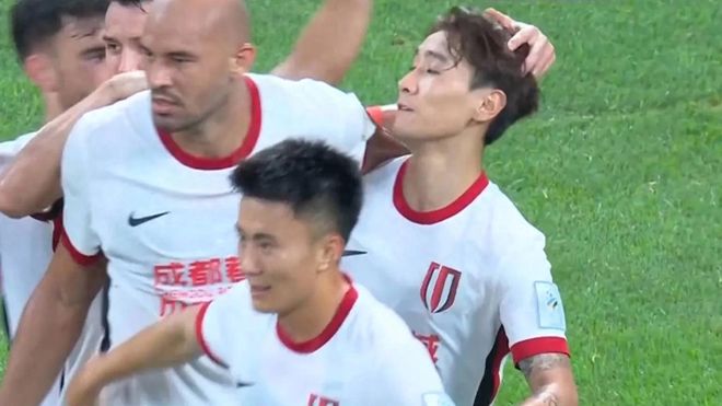 关于高尔夫夜战：江汉飞鹰队读秒扳平皖南犀牛队，主帅临场妙招韧性比赛的样板的信息开云体育平台