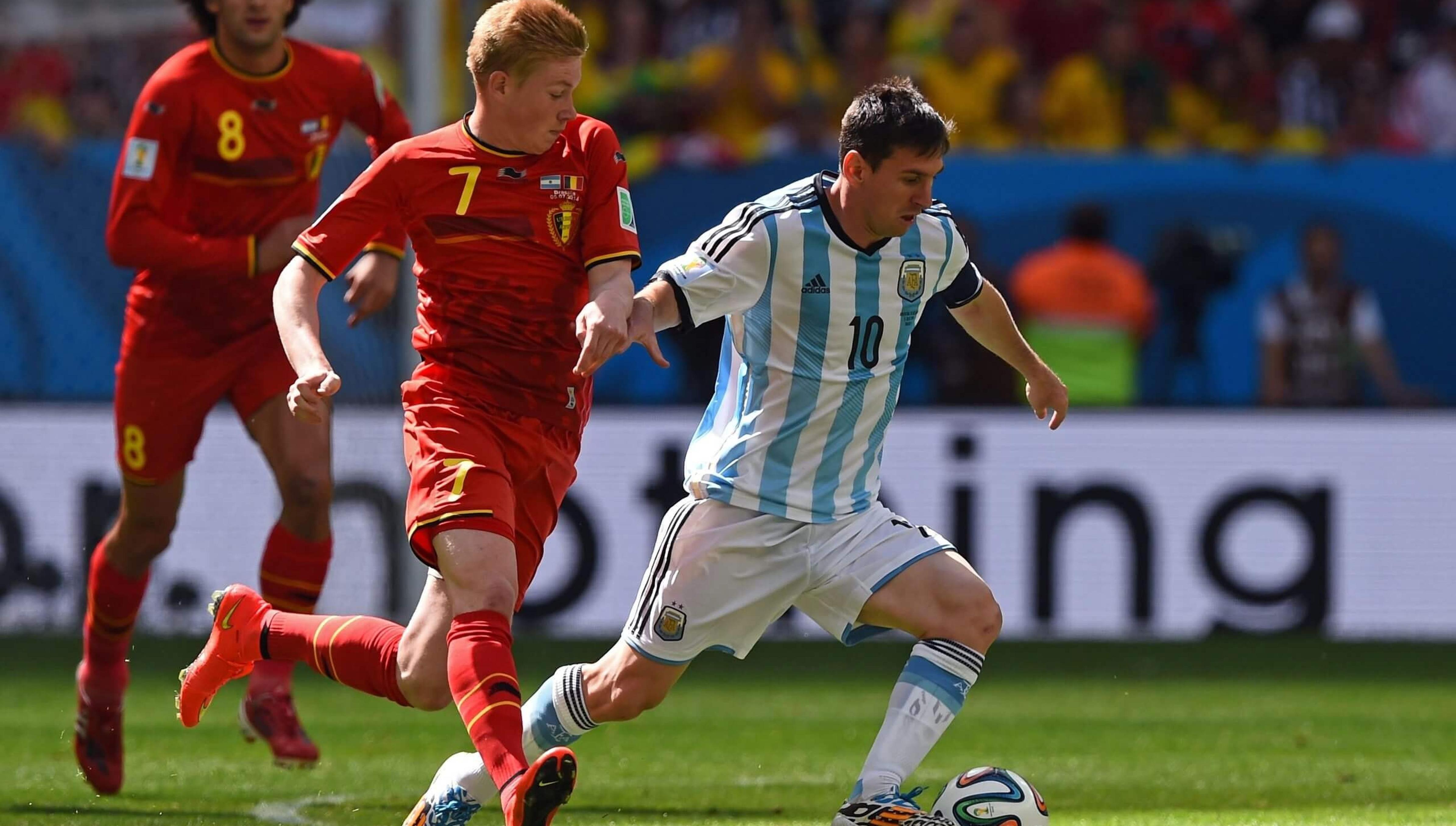  德布劳内在巴塞罗那比赛中惊险取胜，精彩发挥引发热议！开云体育投注