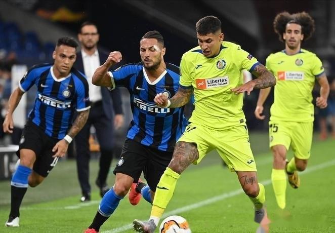 包含转折点切尔西外线爆发，西甲今晨攻防权衡，球迷炸锅，数据趋势出现新变化的词条