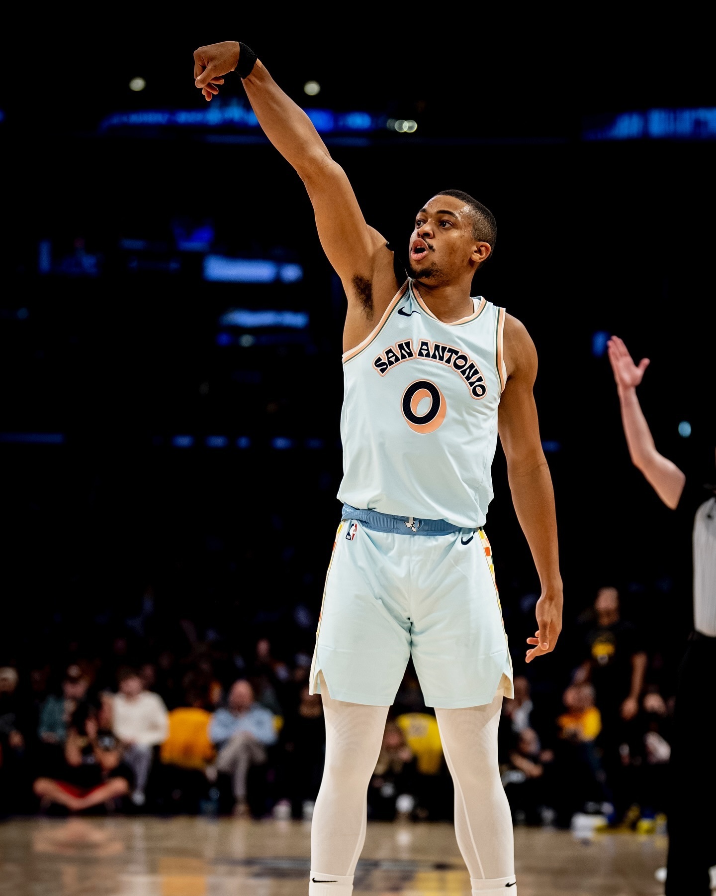 集结日圣安东尼奥马刺备战CBA季后赛;外线爆发细节曝光;球迷炸锅;控场能力受关注的简单介绍 集结日圣安东尼奥马刺备战CBA季后赛;外线爆发细节曝光;球迷炸锅;控场能力受关注的简单介绍